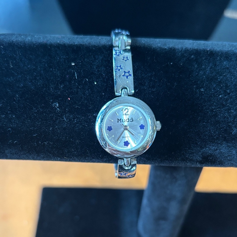 Pre owned Mudd Silver Watch with Blue Floral Accents
